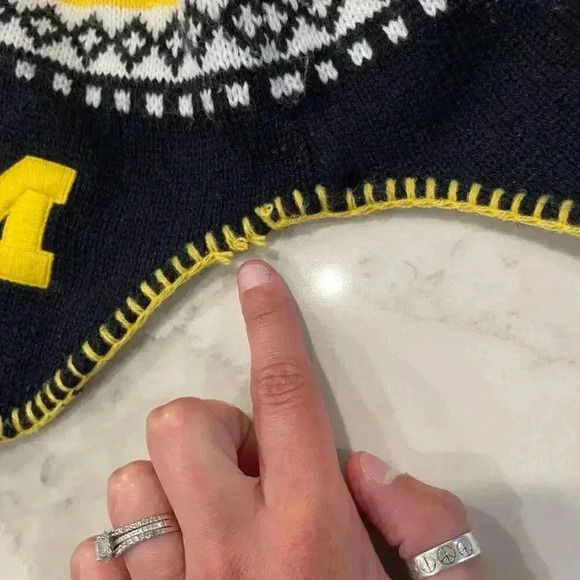 47 Brand University of Michigan Wolverines Knit Cap Pom Tassel EarFlap WinterHat - Picture 7 of 9